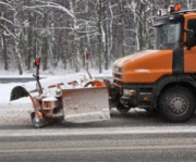 Евакуатори забиратимуть машини, які заважають роботі снігоприбиральної техніки
